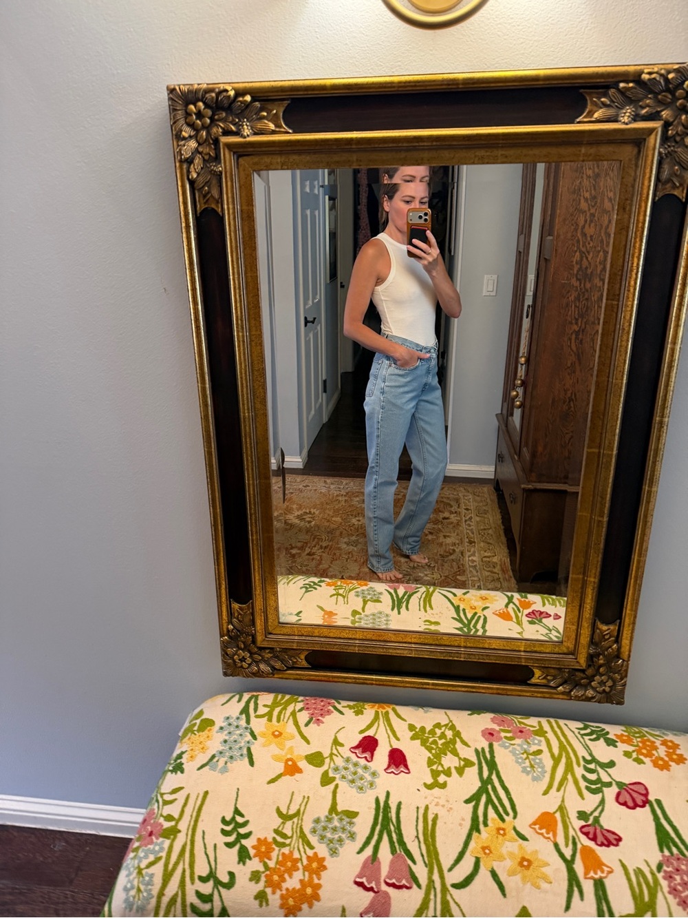 Vintage Light Wash High-Rise Women’s Levi’s Jeans - Blue - Picture 6 of 16